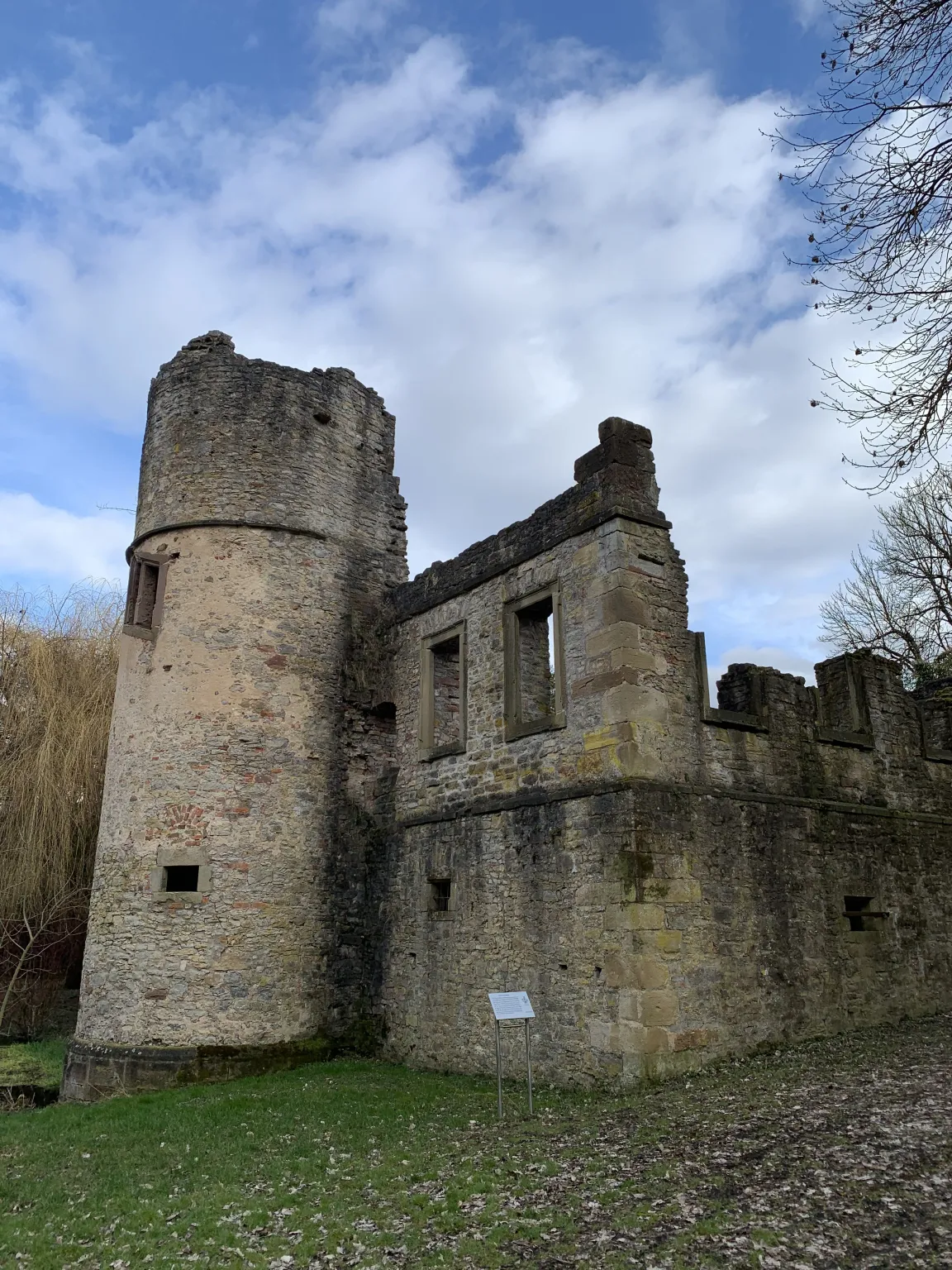 Die fast abgerissene Schlossruine