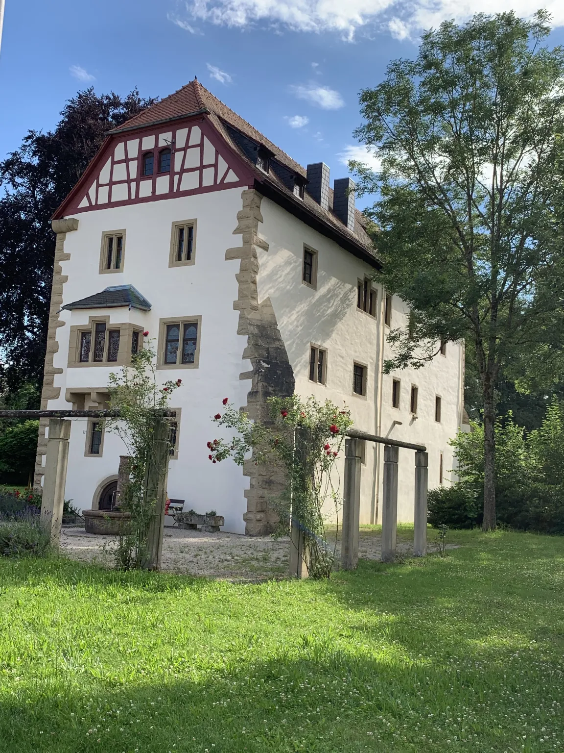 Idyllischer Schlosspark mit gleich zwei Schlössern