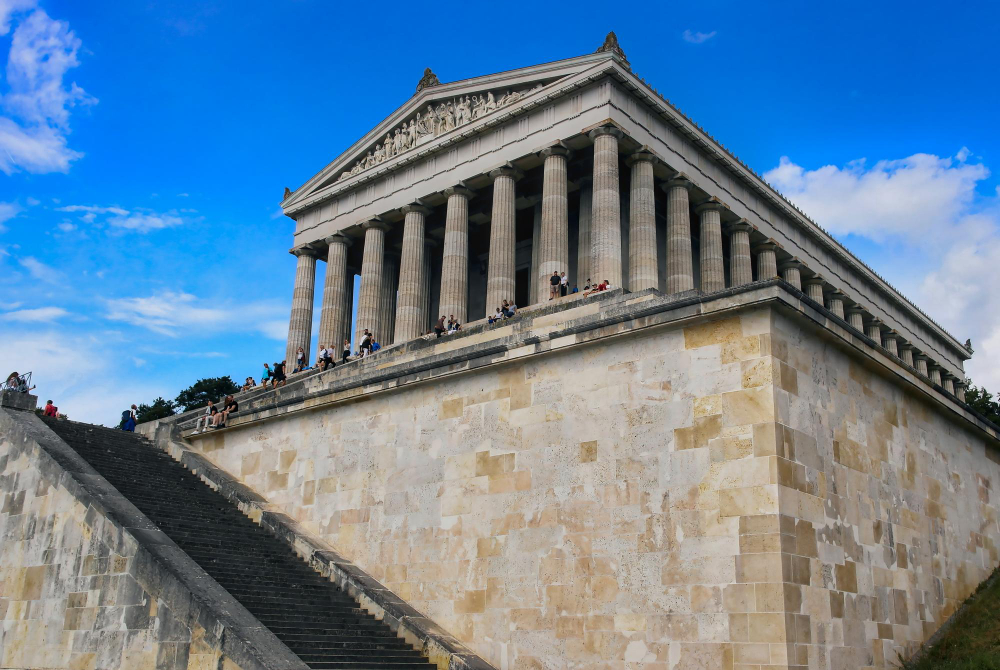 Walhalla: Das Denkmal der Unsterblichen – Ein Tempel über der Donau, der Geschichte schreibt