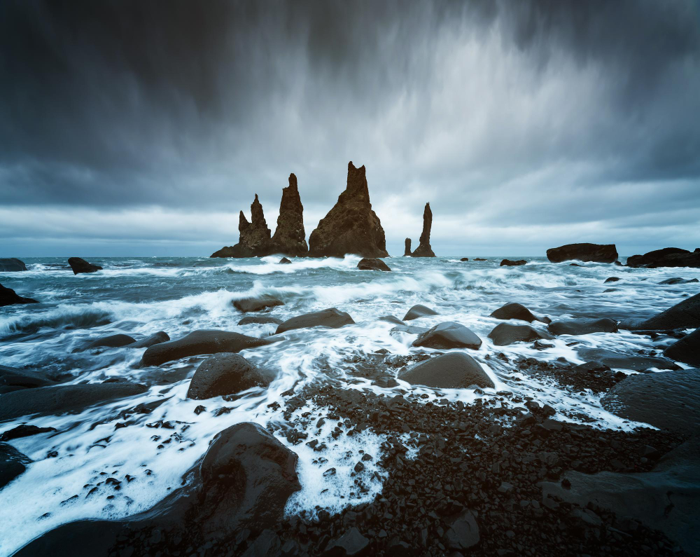 Die geheimnisvollen Reynisdrangar-Klippen – Legenden und Geheimnisse aus Island