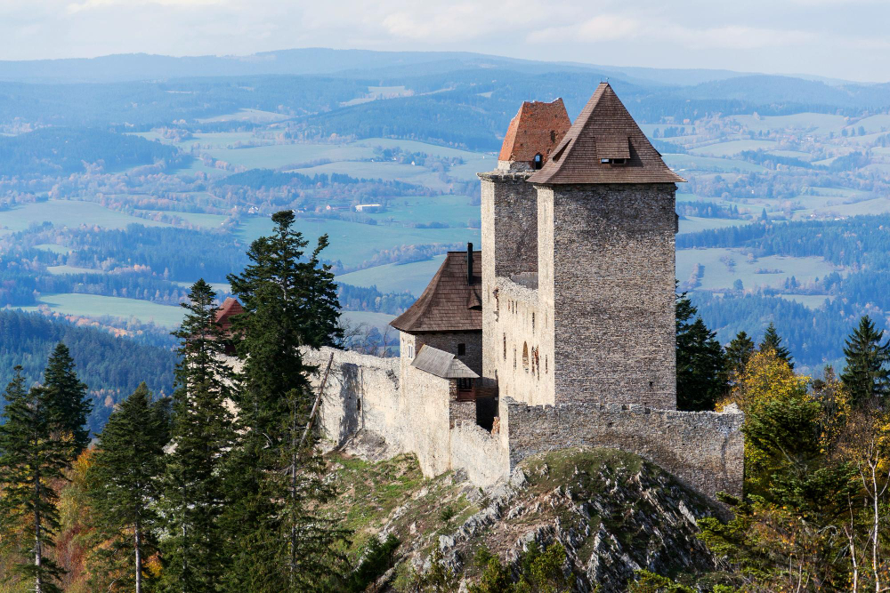 Kašperk: Böhmens höchstgelegene königliche Burg und ihre Legenden