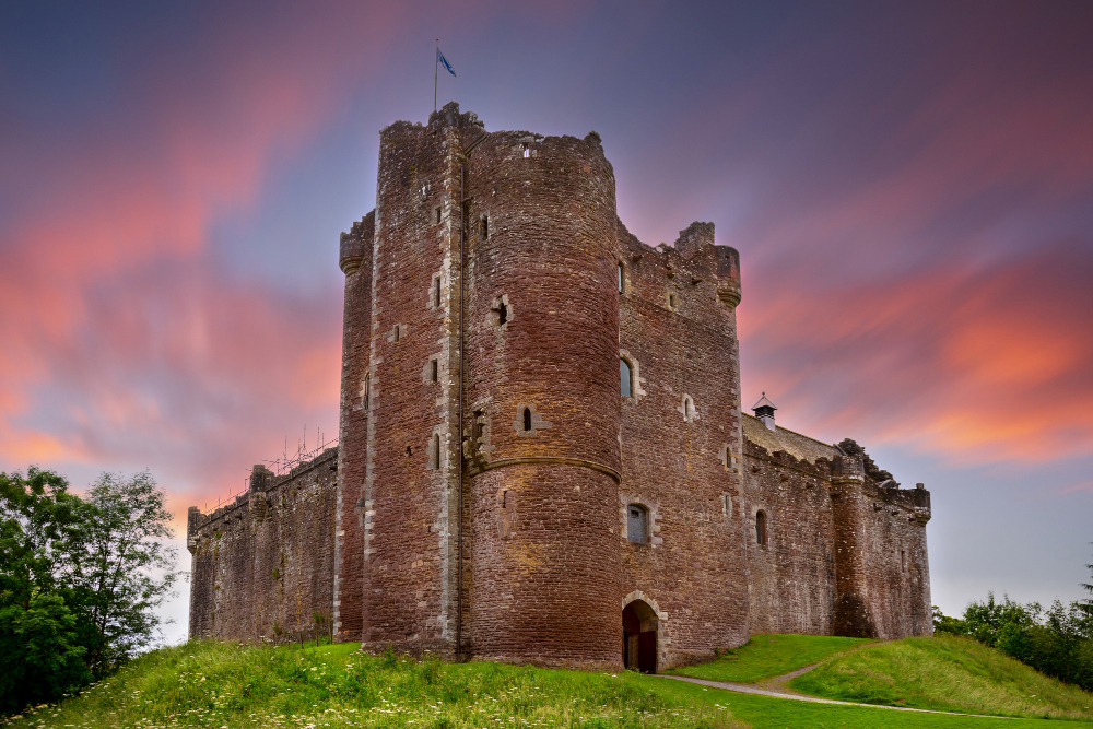Doune Castle: Eine mittelalterliche Burg voller Geschichte, Legenden und Hollywood-Ruhm