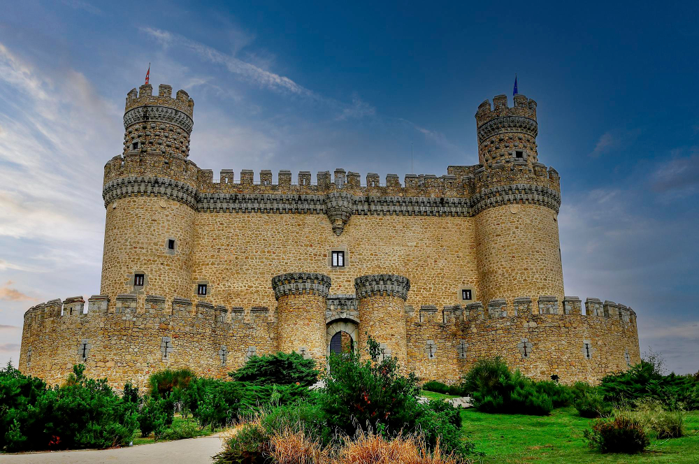 Die Legende der Burg von Manzanares el Real: Eine Reise in die Geschichte und die Geheimnisse eines architektonischen Meisterwerks