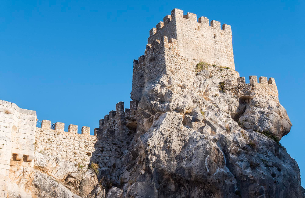 Die Burg von Zuheros: Ein eindrucksvolles Zeugnis mittelalterlicher Geschichte in der andalusischen Subbética